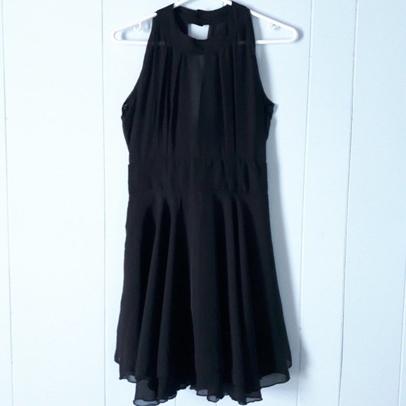 Dresses & Skirts - 🌸 3 for $20 🌸 Illusion Fit & Flare Black Dress
